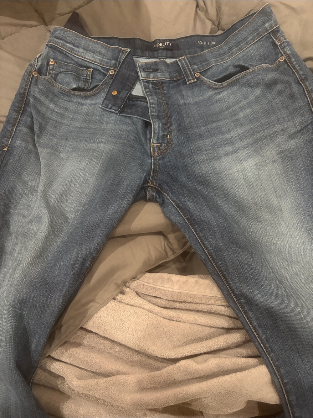 Fidelity Slim Straight Jeans in Faded Blue Wash